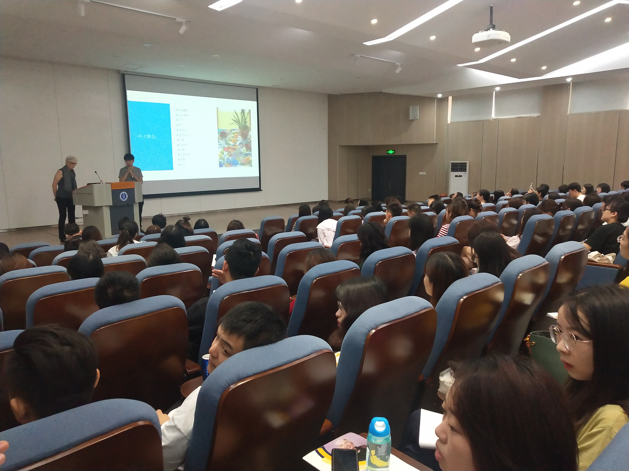 美术学院课堂_副本.jpg