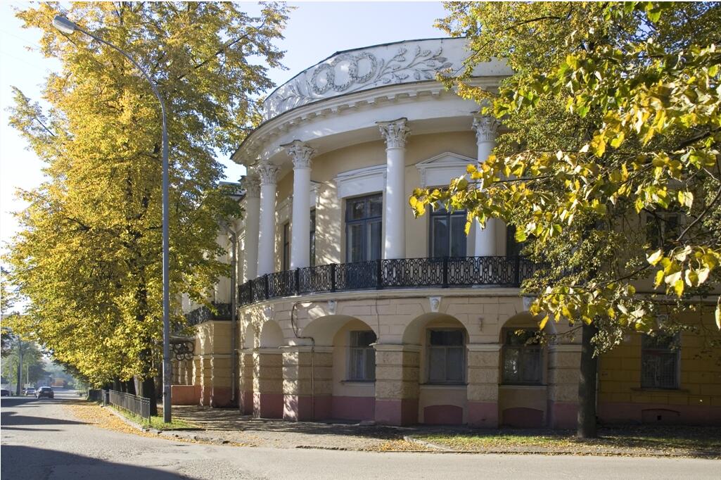 雅罗斯拉夫尔国立师范大学.jpg